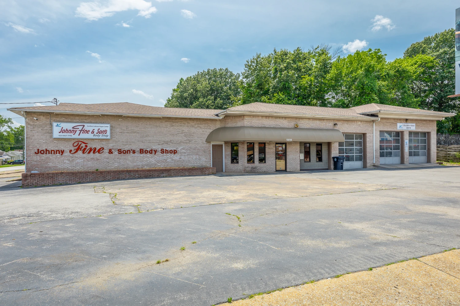 Auto Body Shop with 15 Service Stations on Ringgold Rd