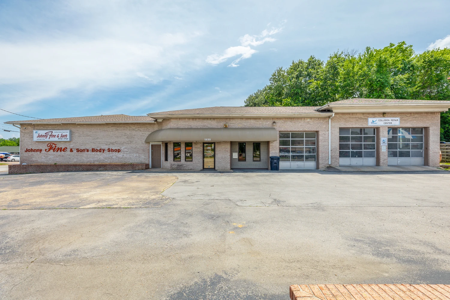 Auto Body Shop with 15 Service Stations on Ringgold Rd