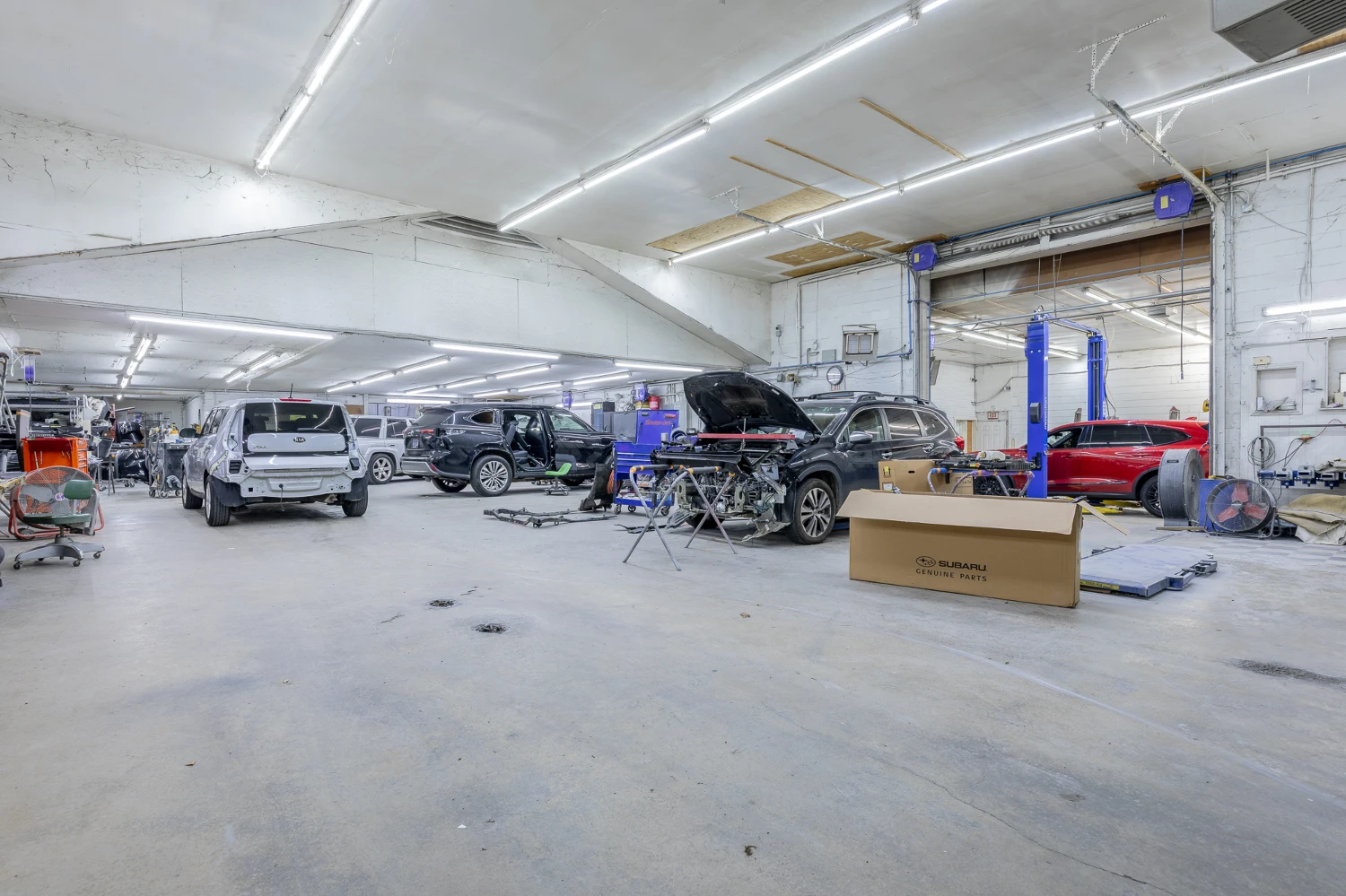Auto Body Shop with 15 Service Stations on Ringgold Rd