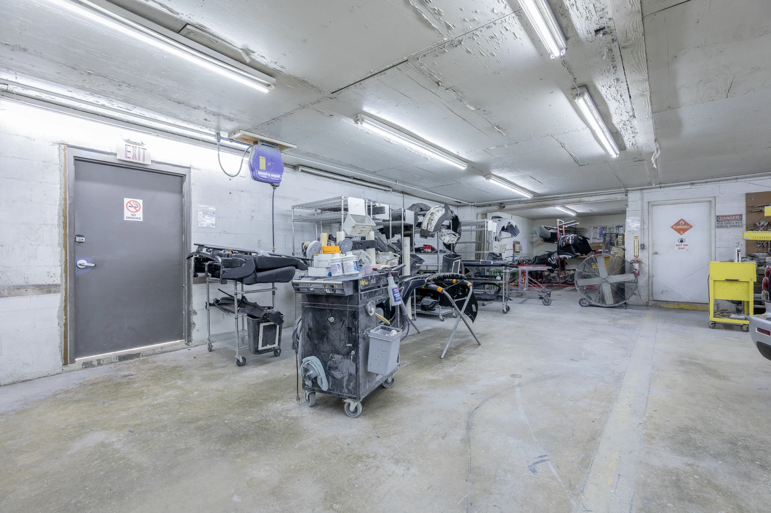 Auto Body Shop with 15 Service Stations on Ringgold Rd