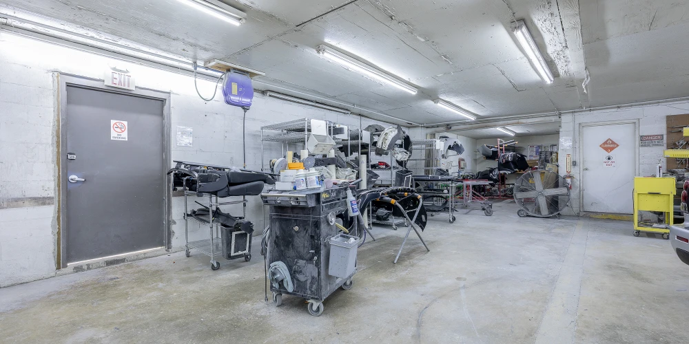 Auto Body Shop with 15 Service Stations on Ringgold Rd