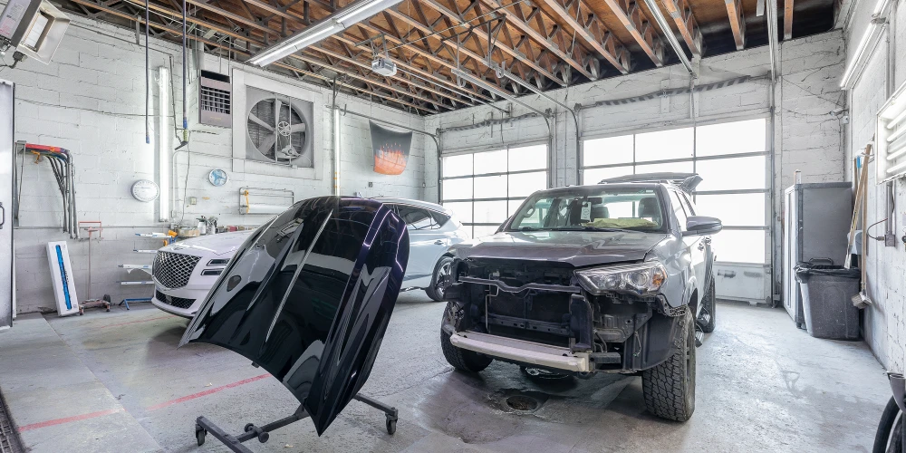 Auto Body Shop with 15 Service Stations on Ringgold Rd