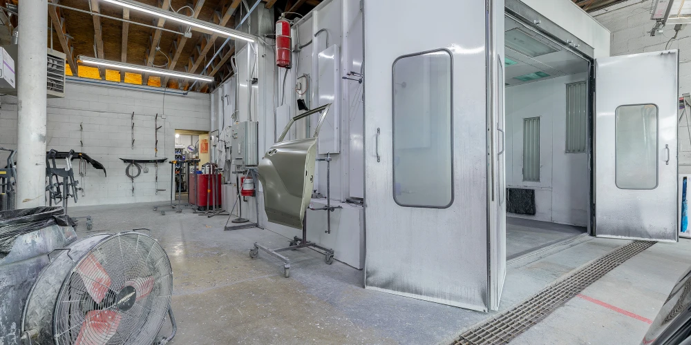 Auto Body Shop with 15 Service Stations on Ringgold Rd