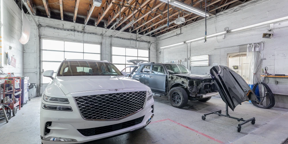 Auto Body Shop with 15 Service Stations on Ringgold Rd