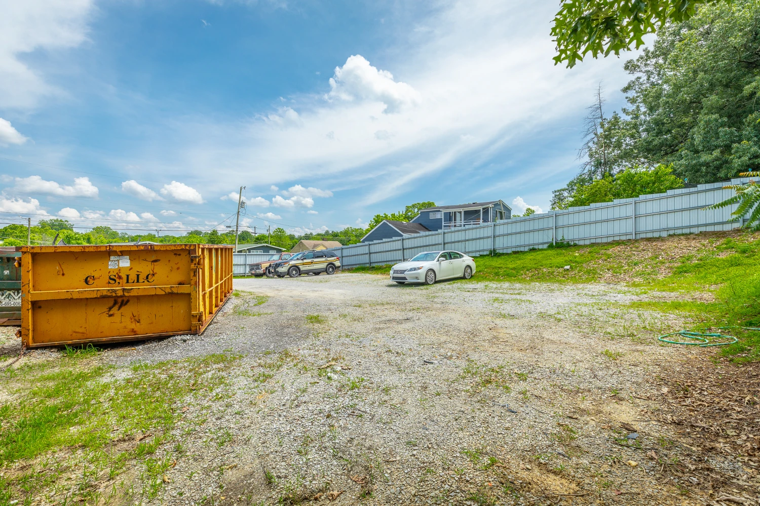 Auto Body Shop with 15 Service Stations on Ringgold Rd