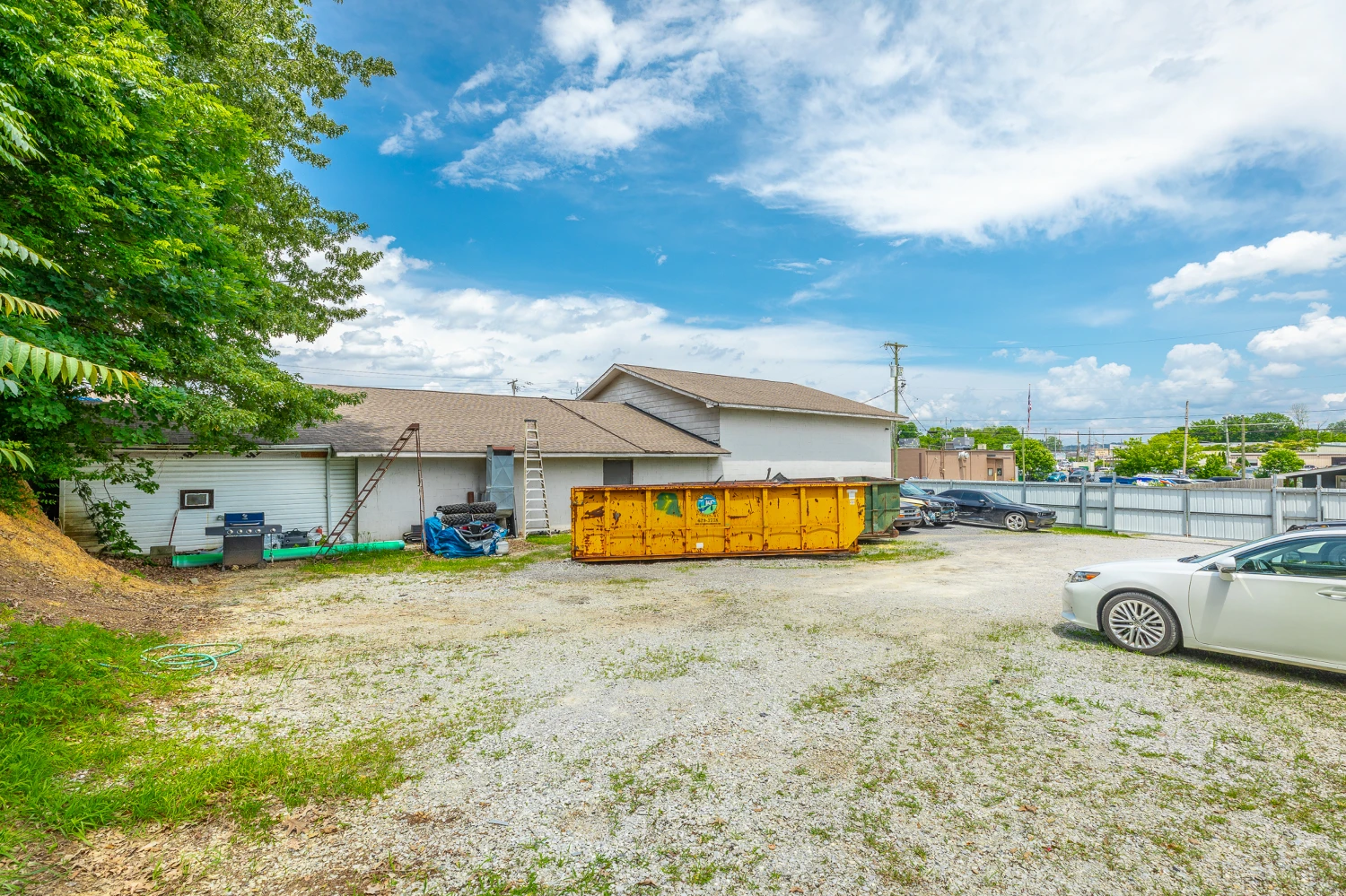 Auto Body Shop with 15 Service Stations on Ringgold Rd