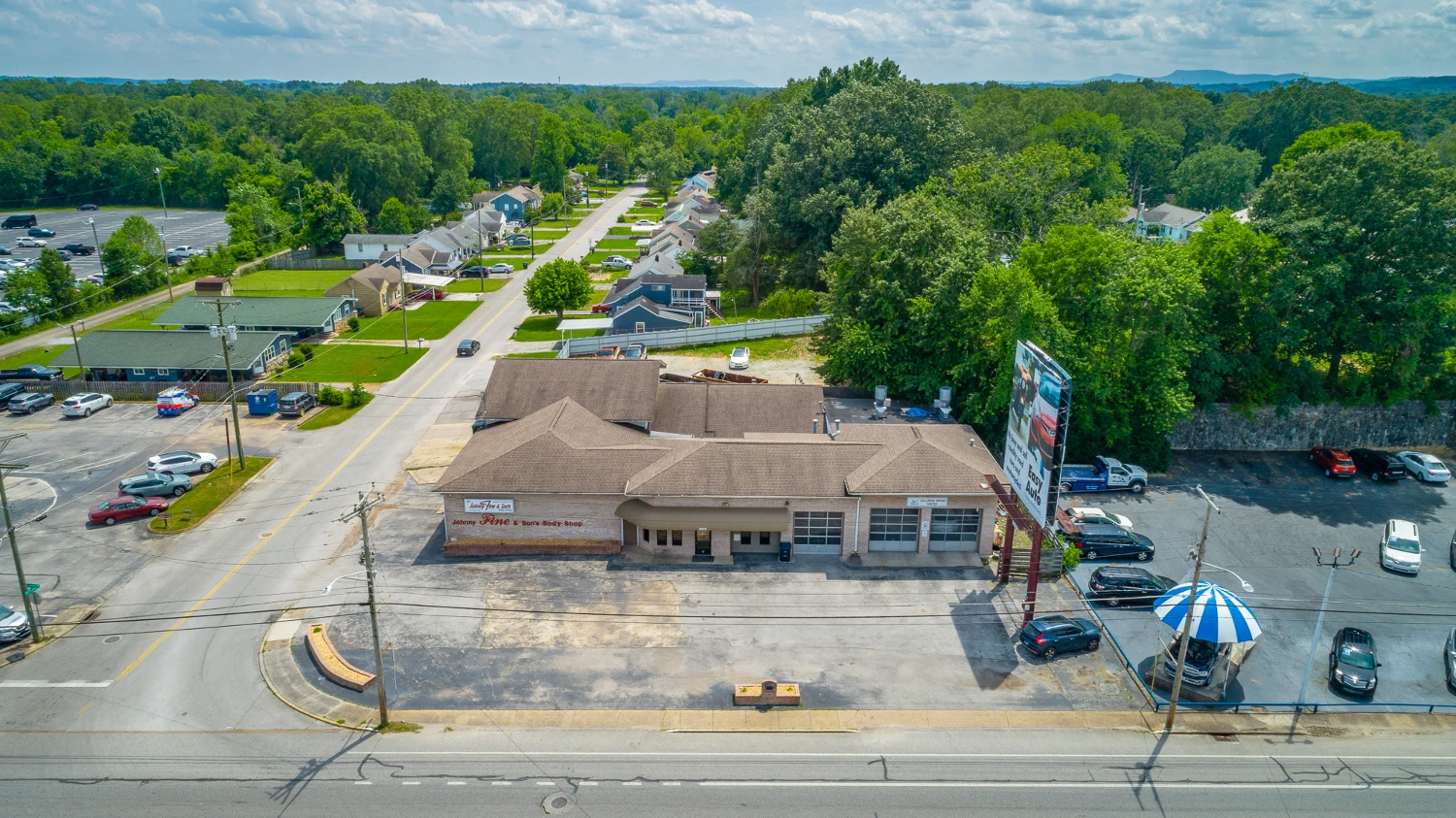 Auto Body Shop with 15 Service Stations on Ringgold Rd