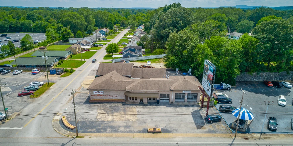 Auto Body Shop with 15 Service Stations on Ringgold Rd