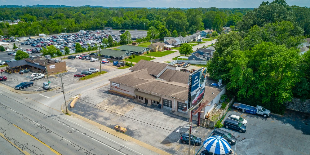 Auto Body Shop with 15 Service Stations on Ringgold Rd
