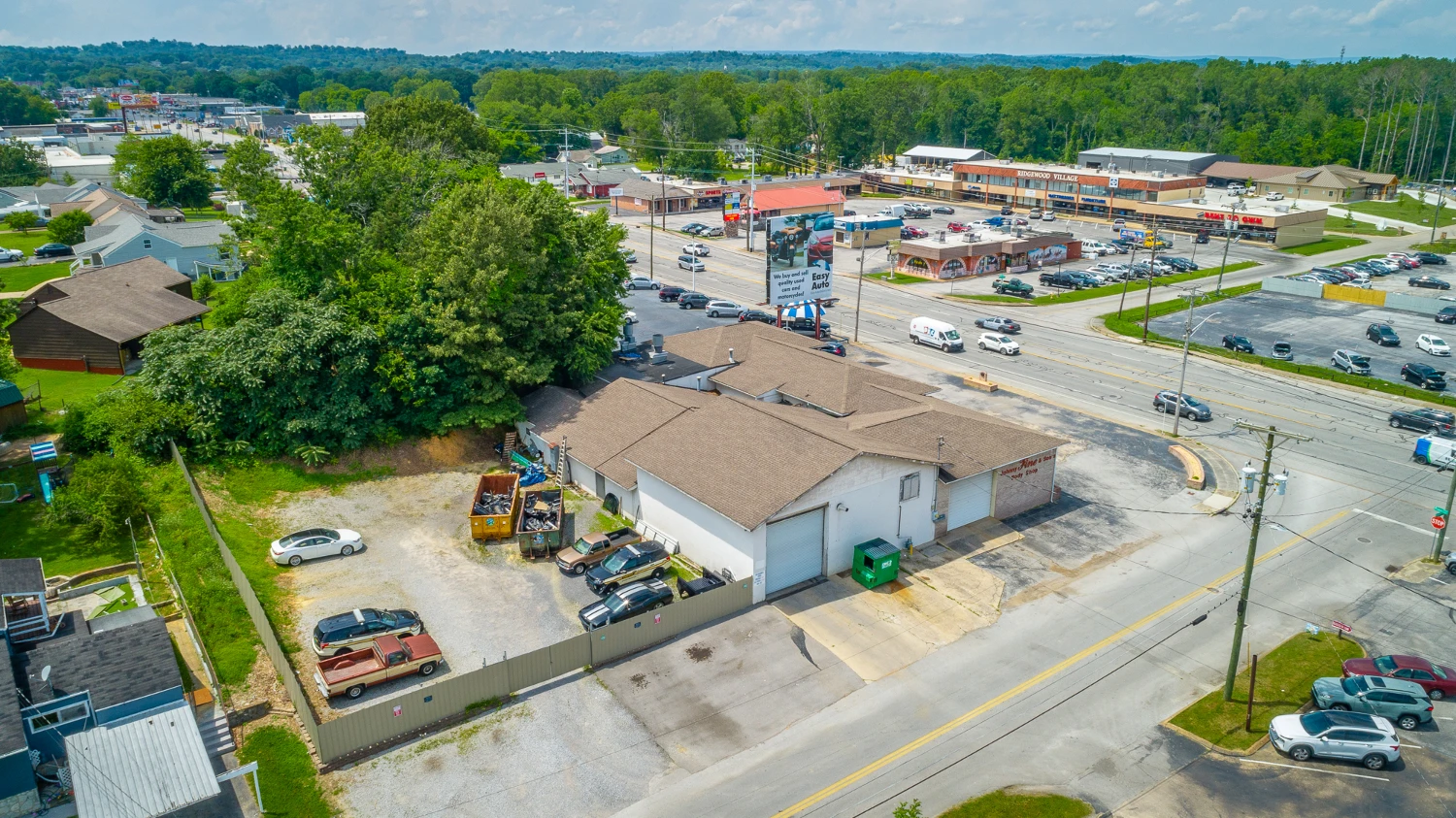 Auto Body Shop with 15 Service Stations on Ringgold Rd