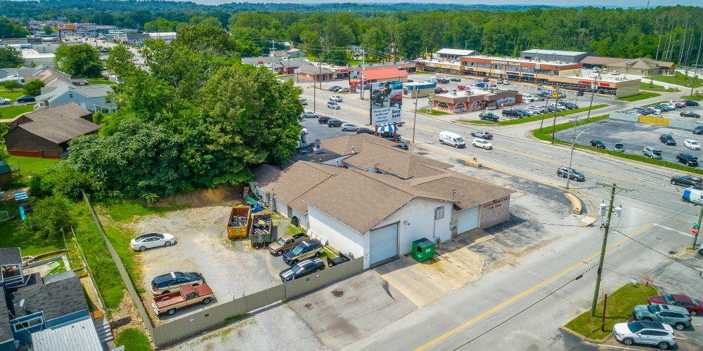 Auto Body Shop with 15 Service Stations on Ringgold Rd