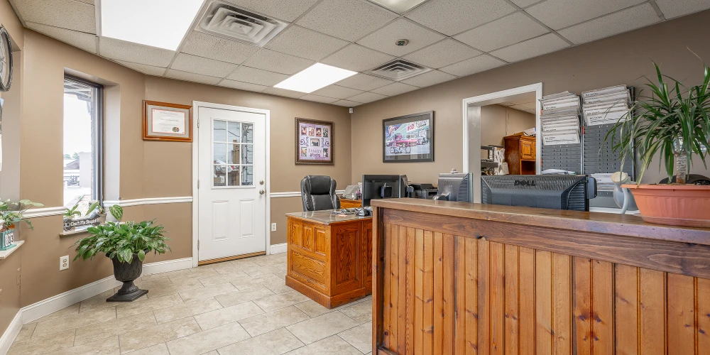 Auto Body Shop with 15 Service Stations on Ringgold Rd