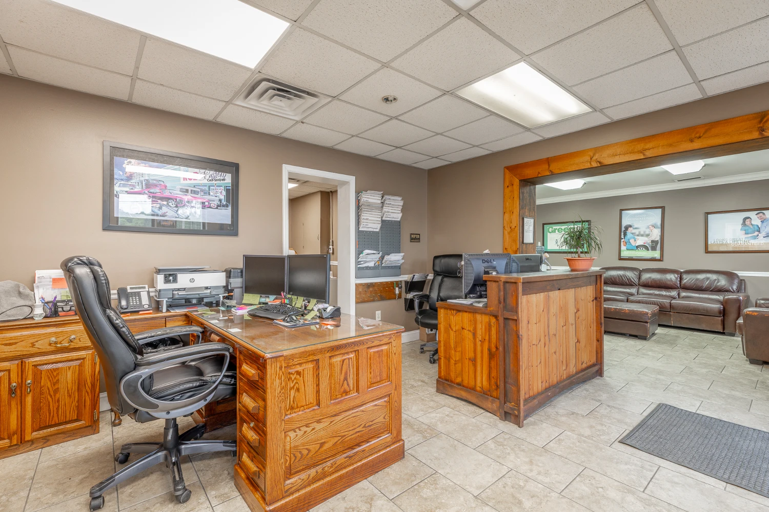 Auto Body Shop with 15 Service Stations on Ringgold Rd