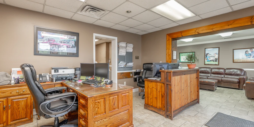 Auto Body Shop with 15 Service Stations on Ringgold Rd