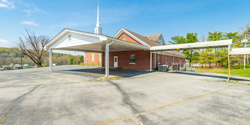 Church (Total 25,136 SF) with Athletic Facility on 6.27 Acres