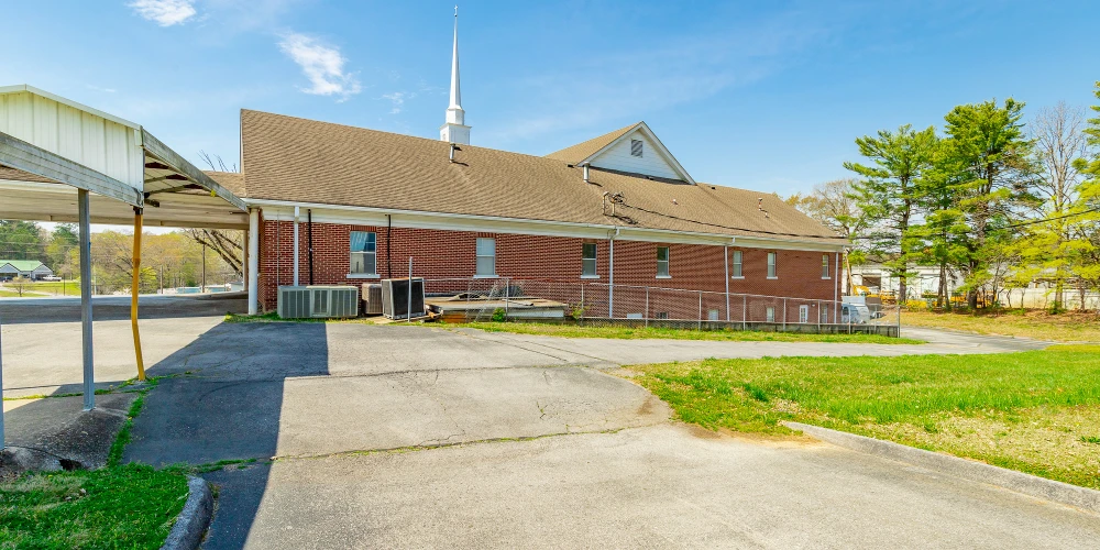 Church (Total 25,136 SF) with Athletic Facility on 6.27 Acres