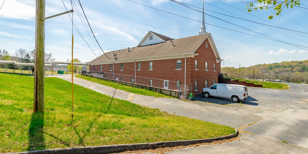 Church (Total 25,136 SF) with Athletic Facility on 6.27 Acres