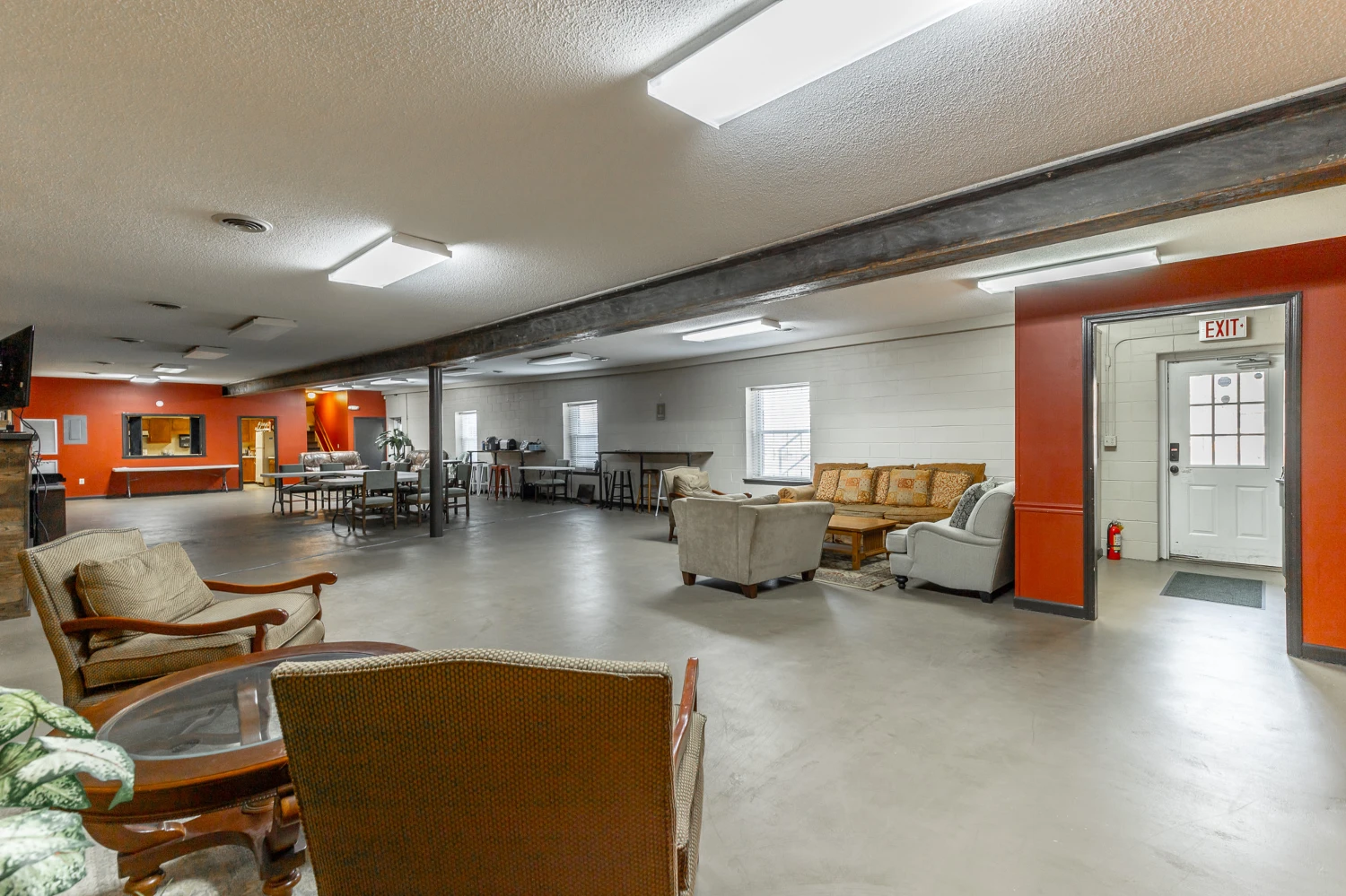 Church (Total 25,136 SF) with Athletic Facility on 6.27 Acres