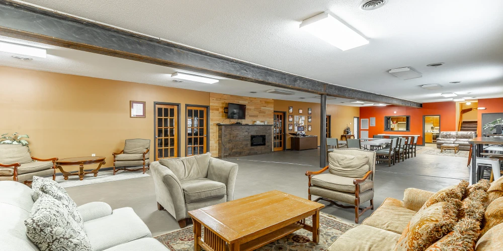 Church (Total 25,136 SF) with Athletic Facility on 6.27 Acres