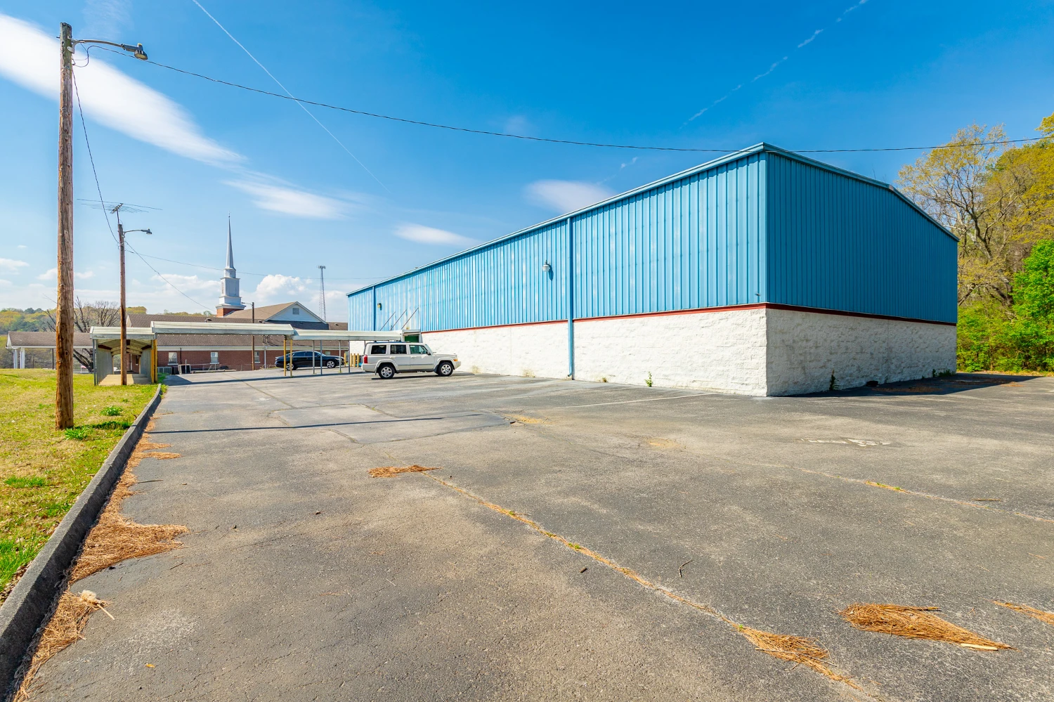 Church (Total 25,136 SF) with Athletic Facility on 6.27 Acres