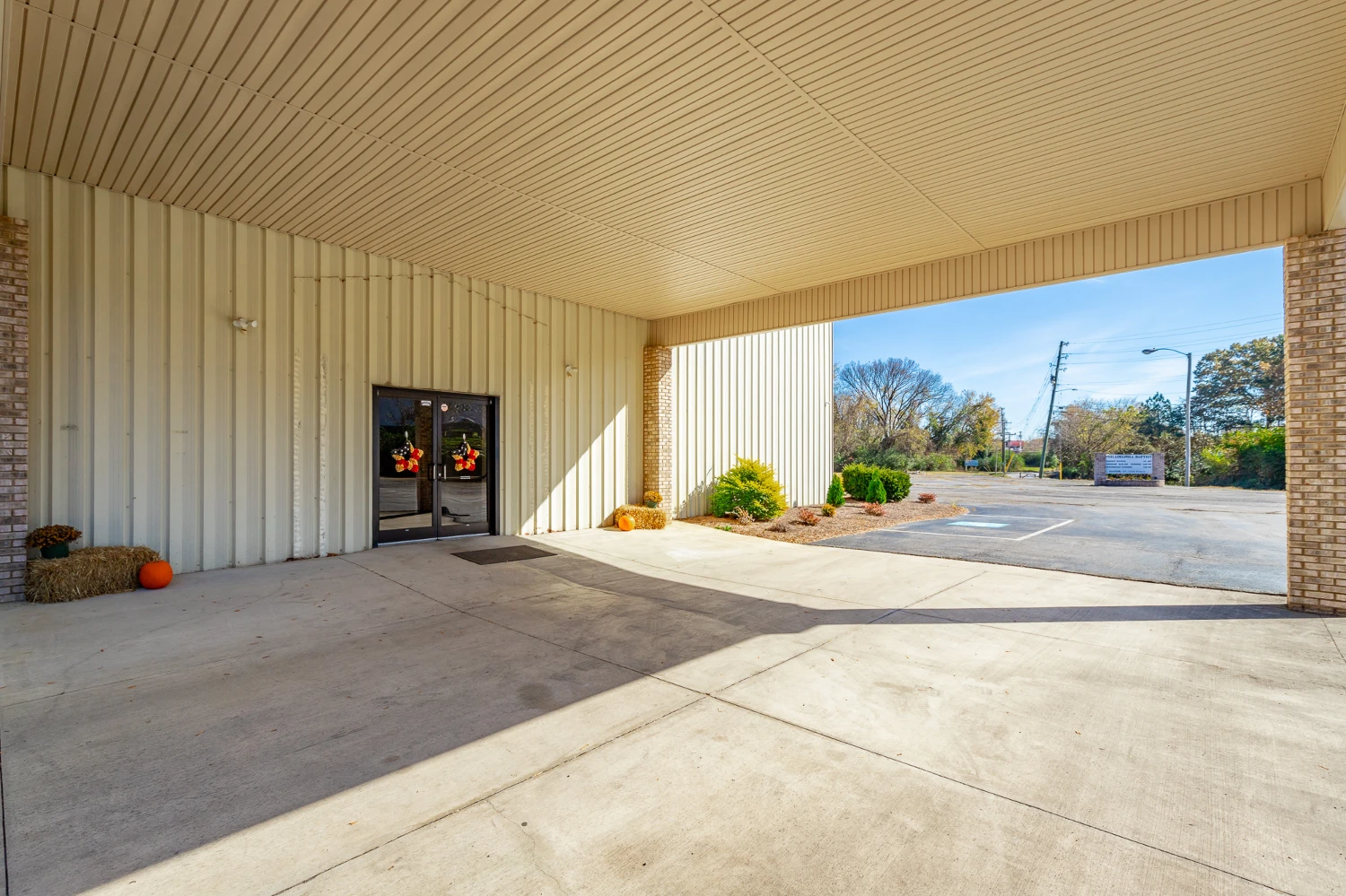 Move-In Ready 9,606 SF Church on 3.8 Acres by Hwy 58 and Hwy 153
