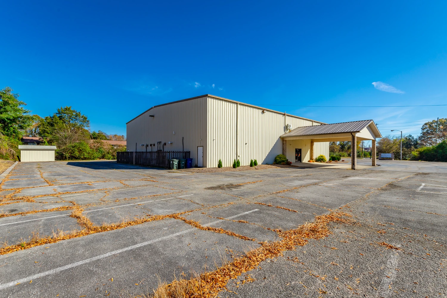 Move-In Ready 9,606 SF Church on 3.8 Acres by Hwy 58 and Hwy 153