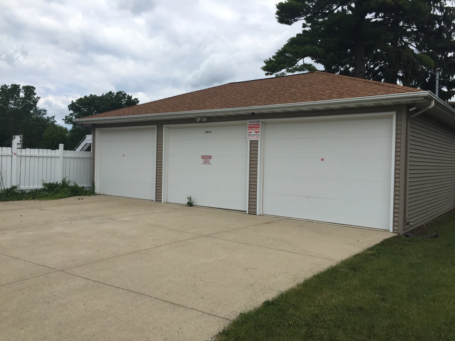 1039-1043 Sheridan Rd & 1800 11th St, Winthrop Harbor, IL for sale