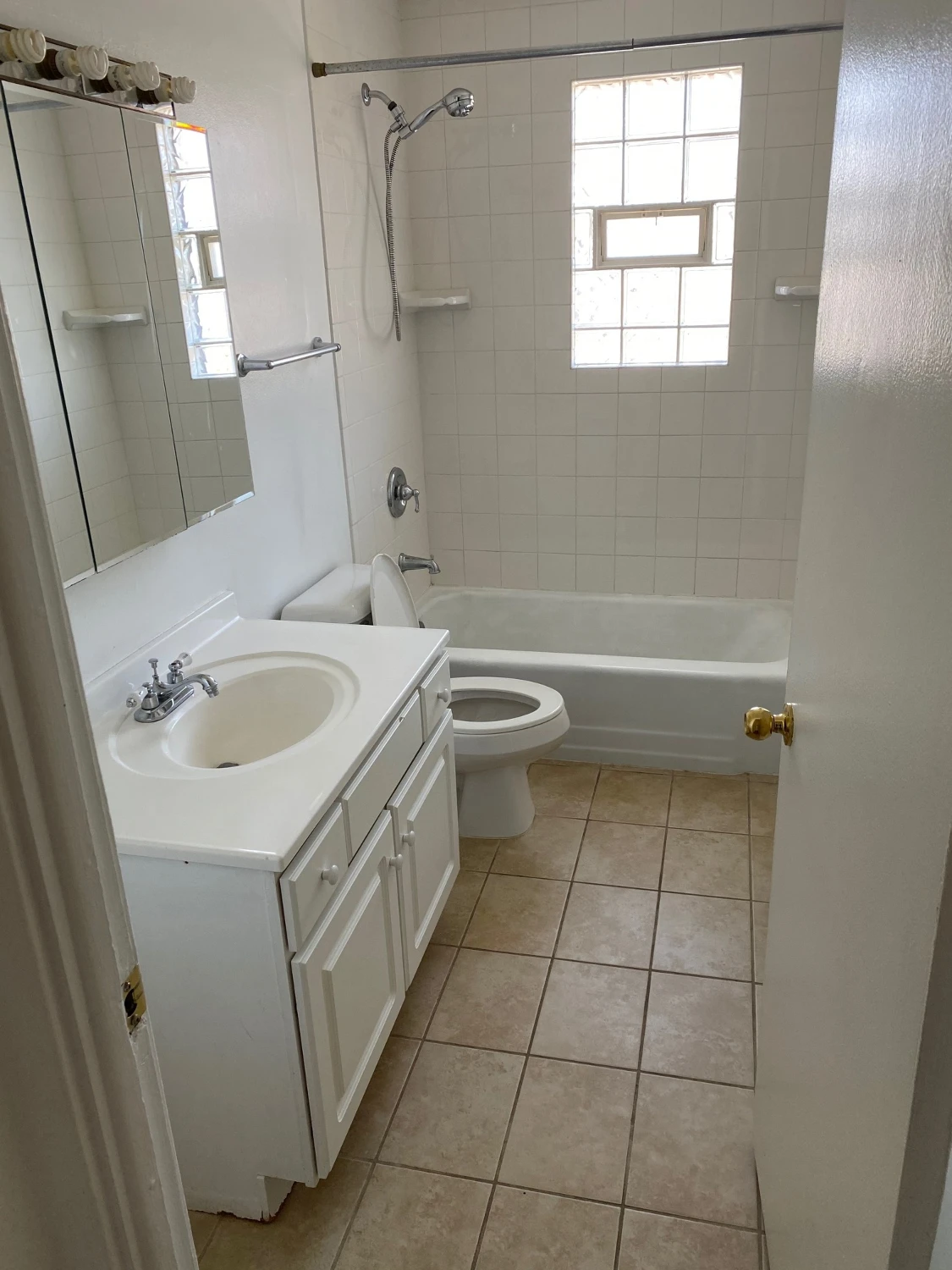 1039-1043 Sheridan Rd & 1800 11th St, Winthrop Harbor, IL for sale