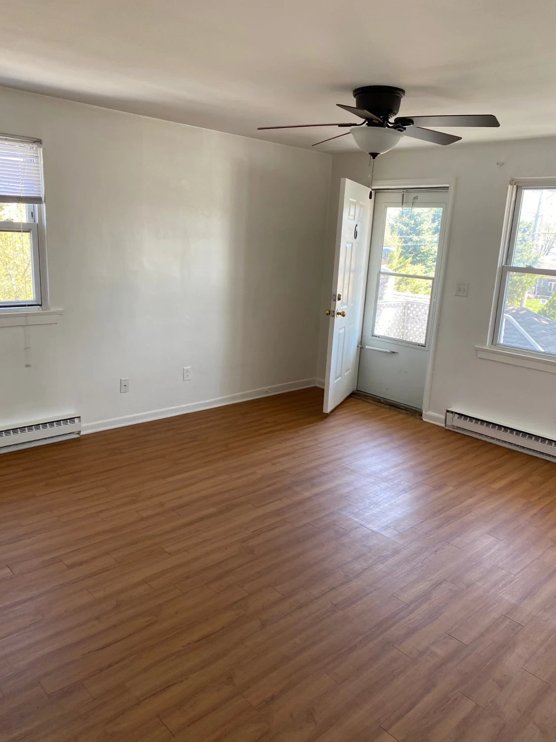 1039-1043 Sheridan Rd & 1800 11th St, Winthrop Harbor, IL for sale