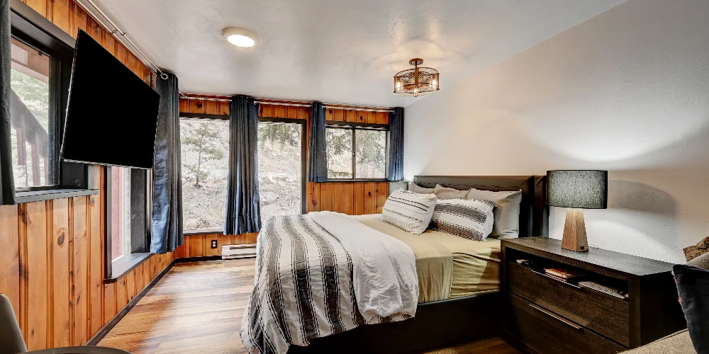 Water & Stone Cabins | 14-Keys | C-3 Zoning | Live Creek Frontage | 9.2 Proforma CAP