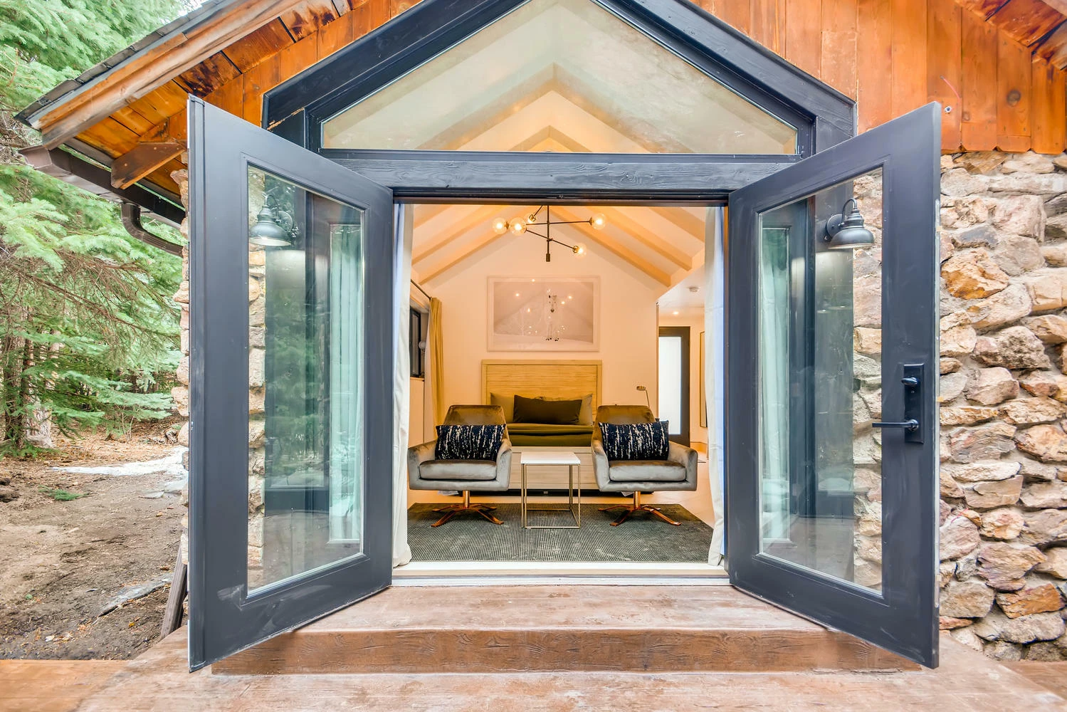Water & Stone Cabins | 14-Keys | C-3 Zoning | Live Creek Frontage | 9.2 Proforma CAP