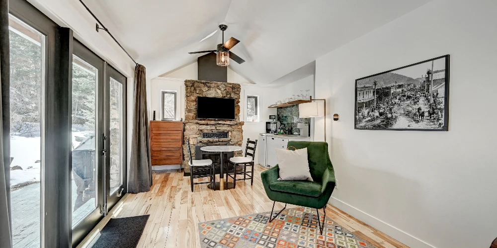 Water & Stone Cabins | 14-Keys | C-3 Zoning | Live Creek Frontage | 9.2 Proforma CAP