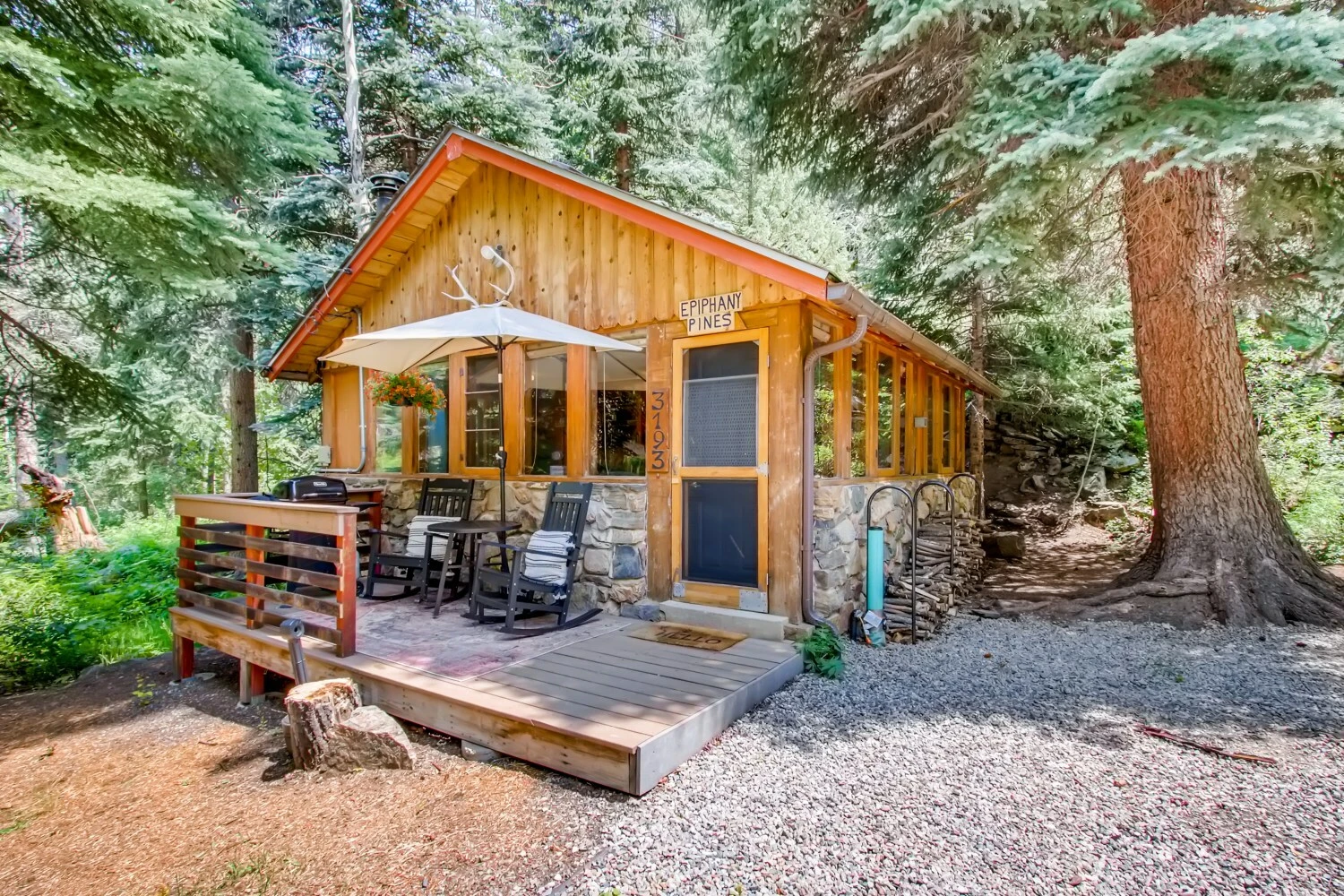 Water & Stone Cabins | 14-Keys | C-3 Zoning | Live Creek Frontage | 9.2 Proforma CAP