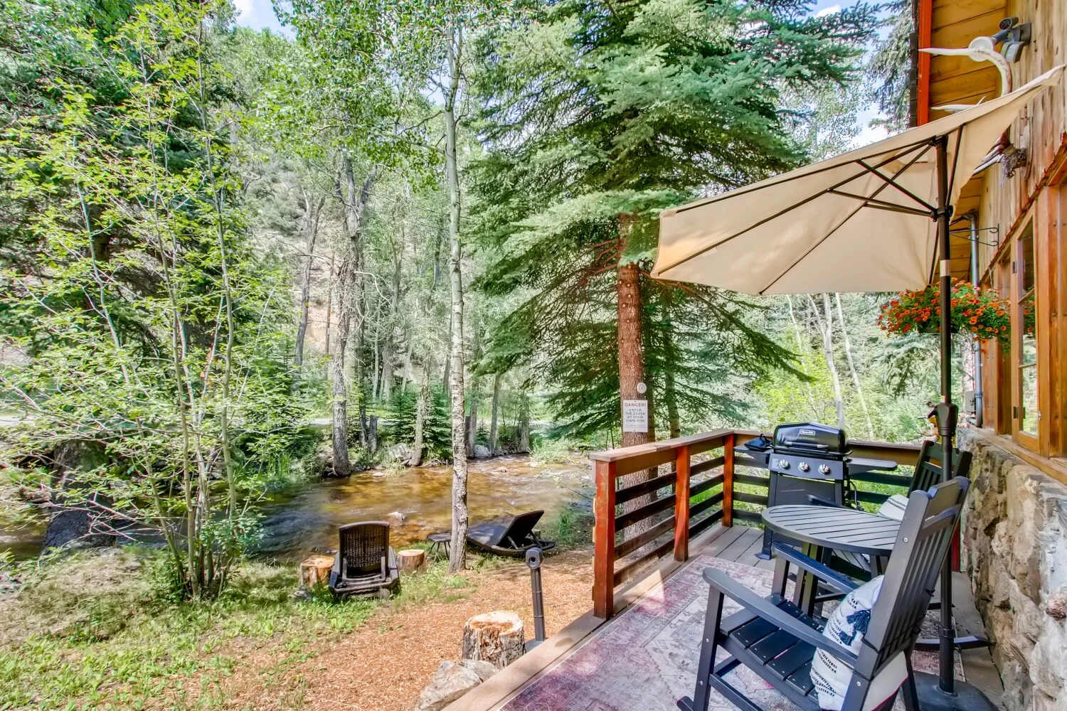Water & Stone Cabins | 14-Keys | C-3 Zoning | Live Creek Frontage | 9.2 Proforma CAP
