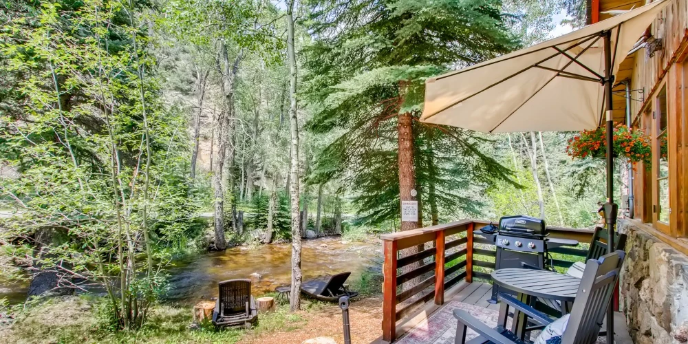 Water & Stone Cabins | 14-Keys | C-3 Zoning | Live Creek Frontage | 9.2 Proforma CAP