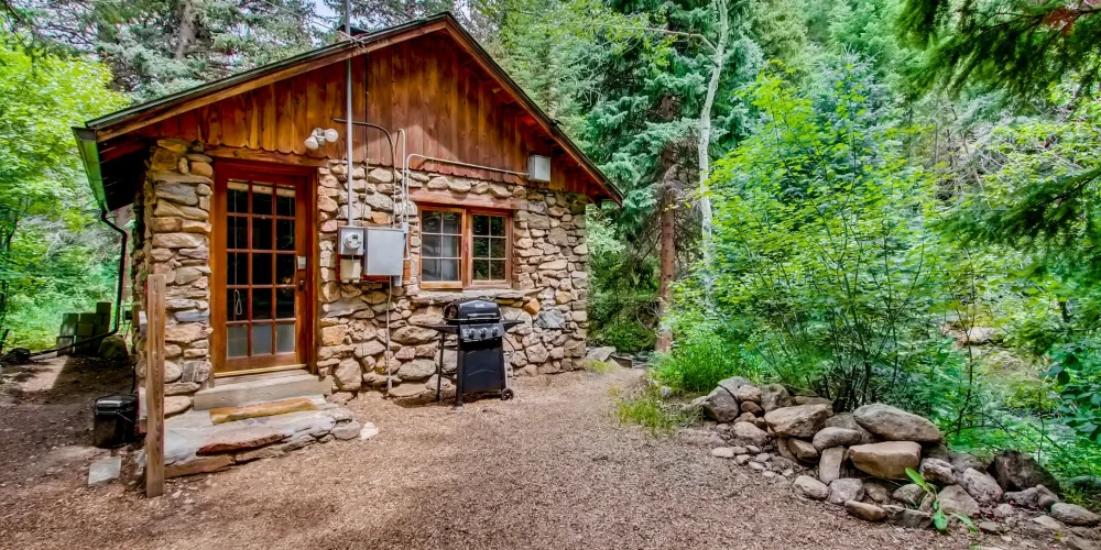Water & Stone Cabins | 14-Keys | C-3 Zoning | Live Creek Frontage | 9.2 Proforma CAP