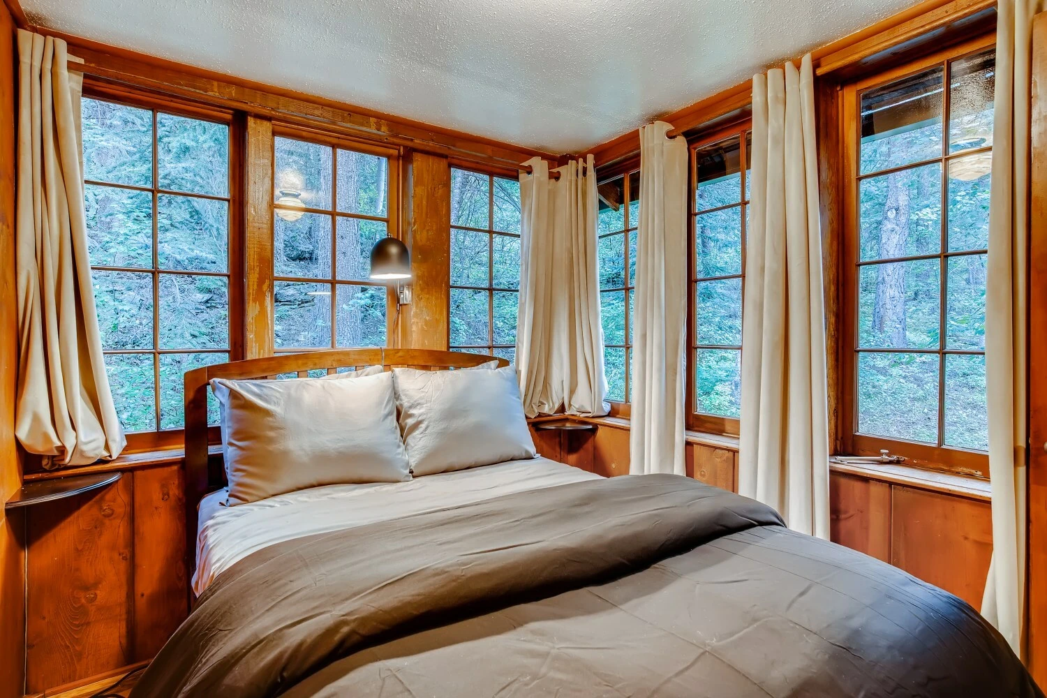 Water & Stone Cabins | 14-Keys | C-3 Zoning | Live Creek Frontage | 9.2 Proforma CAP