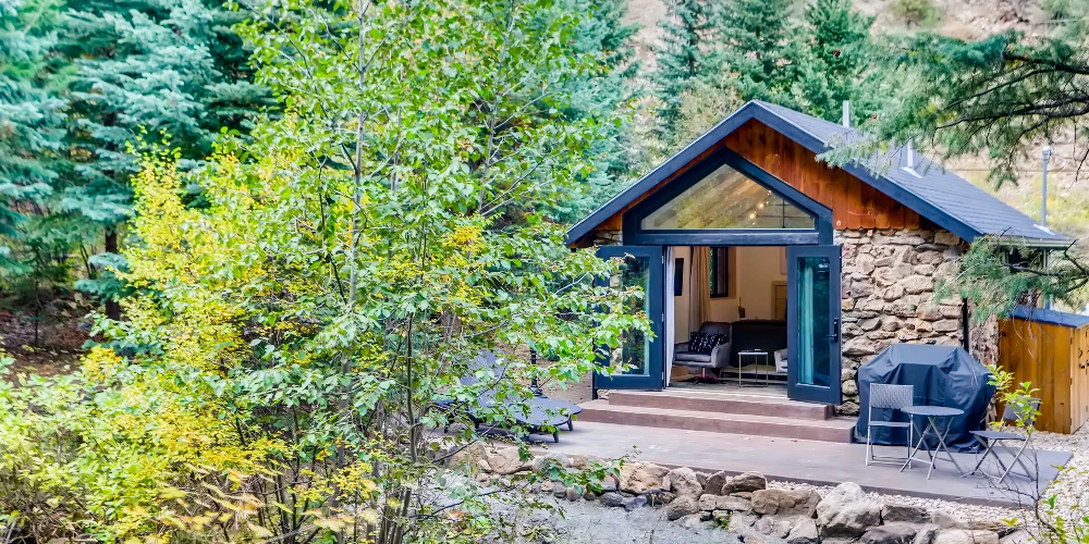 Water & Stone Cabins | 14-Keys | C-3 Zoning | Live Creek Frontage | 9.2 Proforma CAP