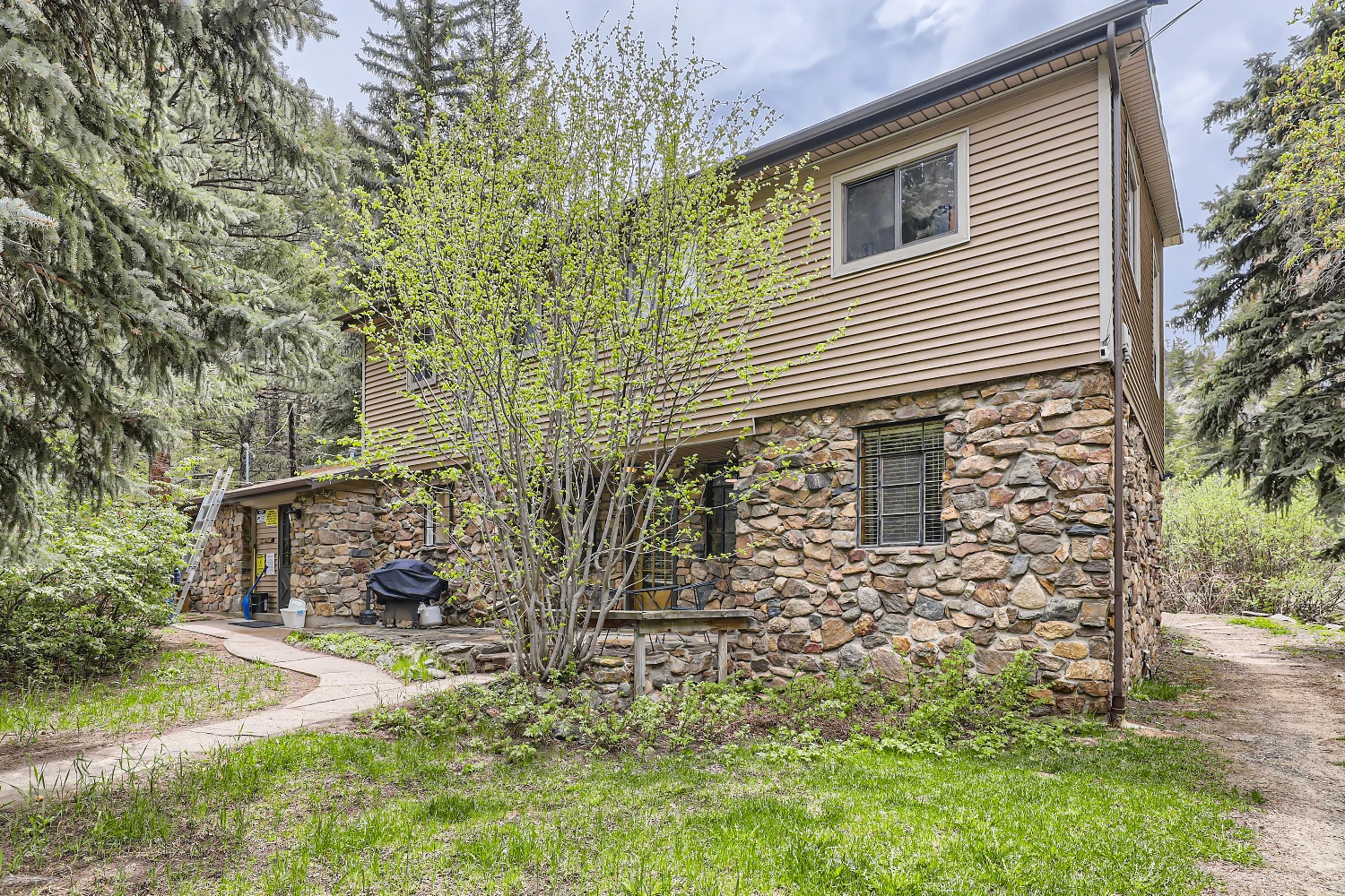 Water & Stone Cabins | 14-Keys | C-3 Zoning | Live Creek Frontage | 9.2 Proforma CAP