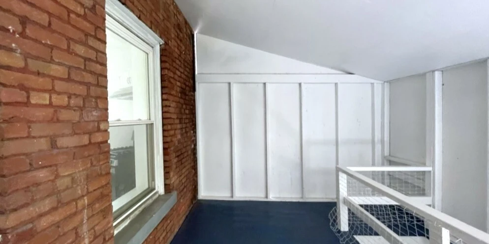 299.5 Clinton Street