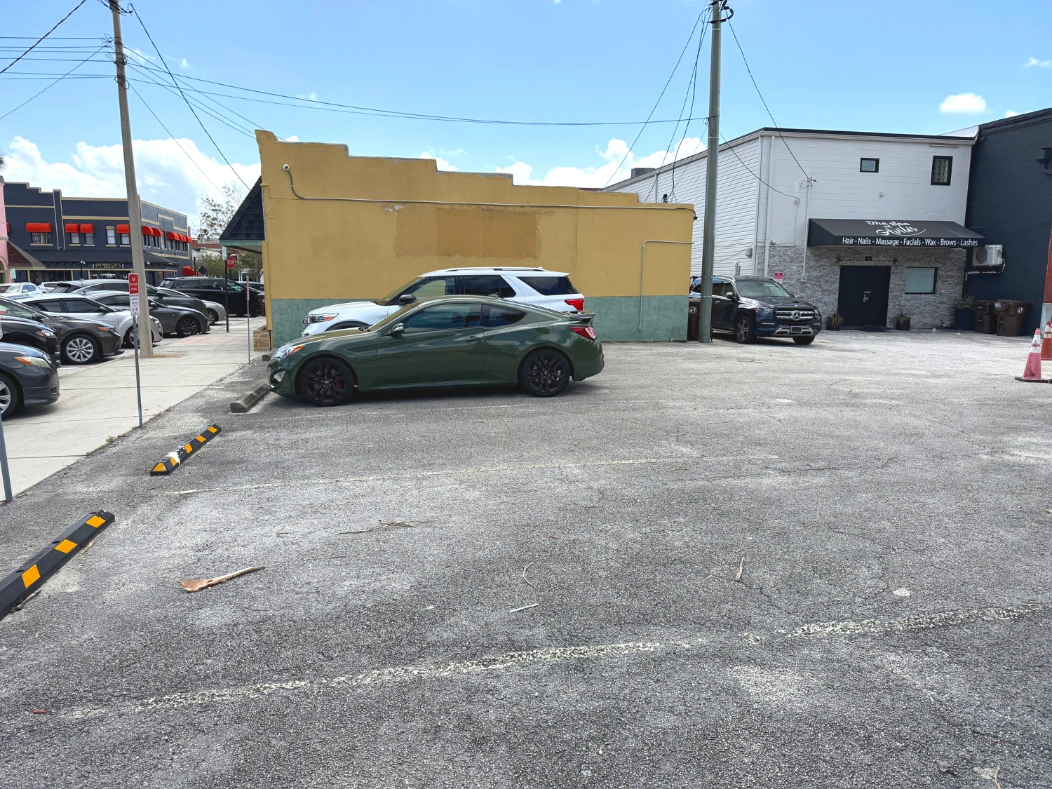 Downtown Kissimmee Commercial Opportunity with Parking