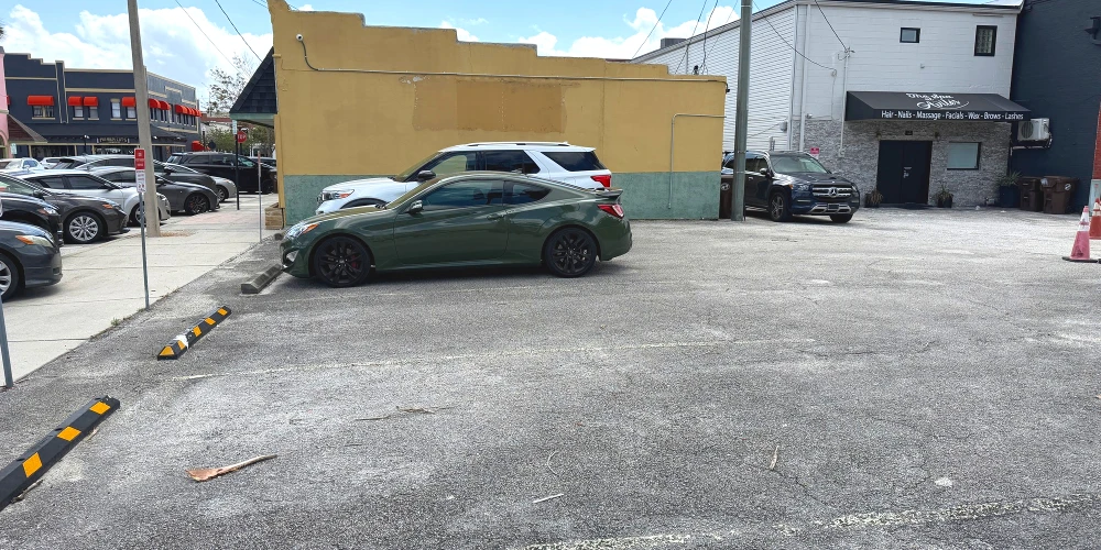 Downtown Kissimmee Commercial Opportunity with Parking