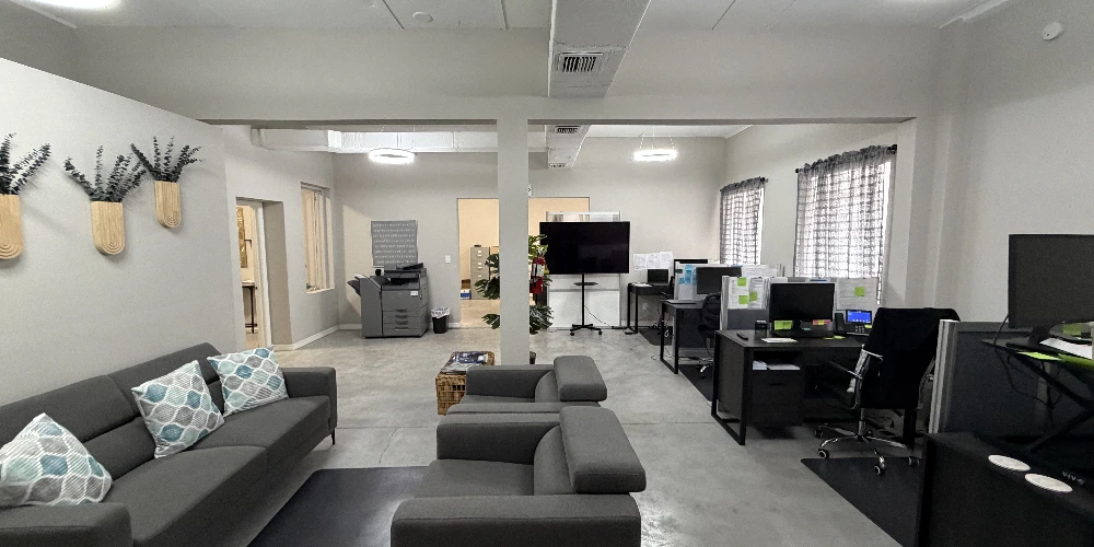Downtown Kissimmee Commercial Opportunity with Parking
