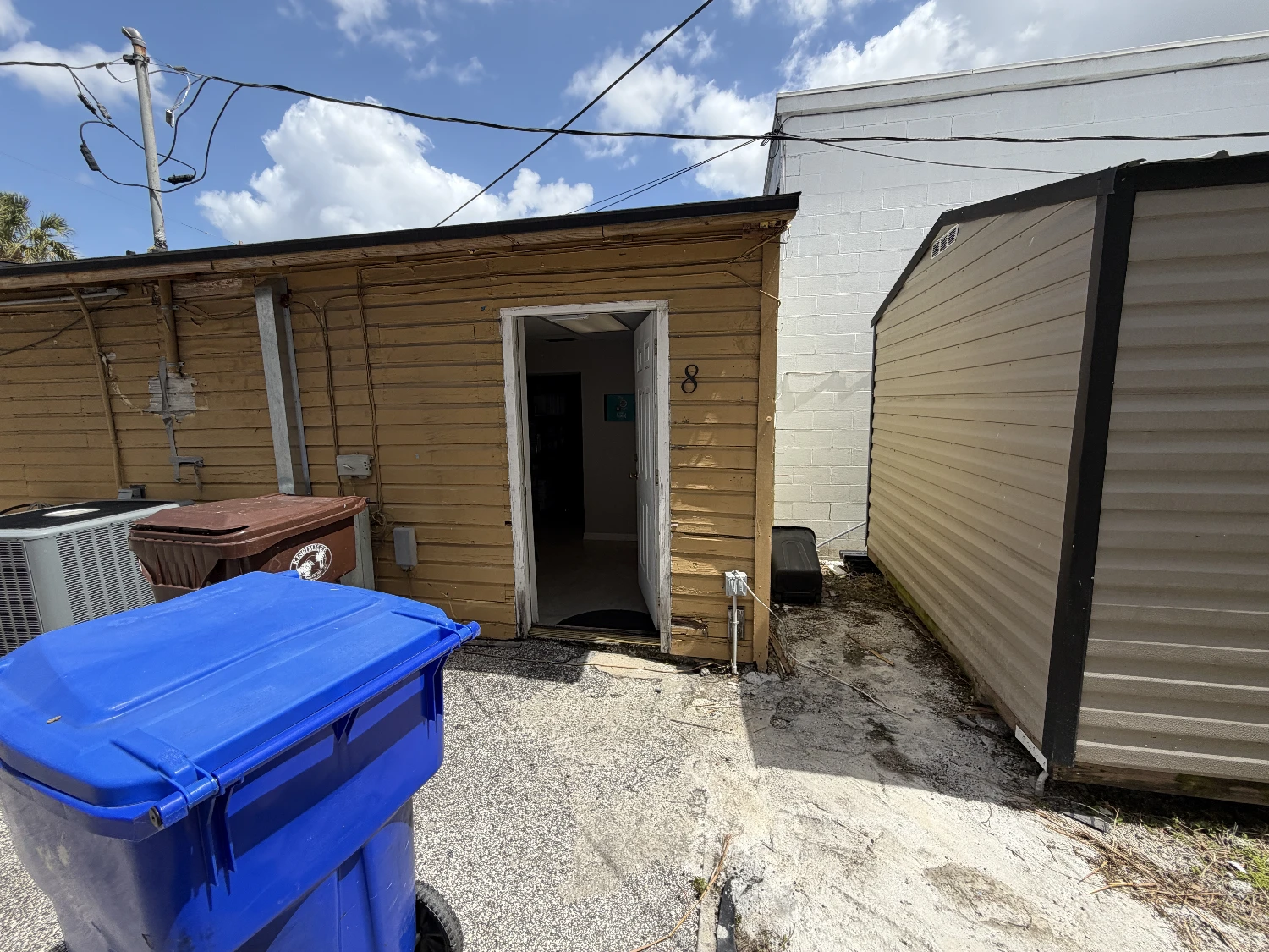 Downtown Kissimmee Commercial Opportunity with Parking