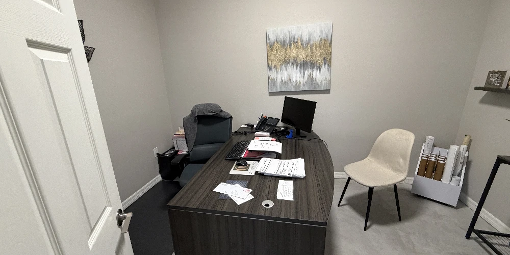 Downtown Kissimmee Commercial Opportunity with Parking