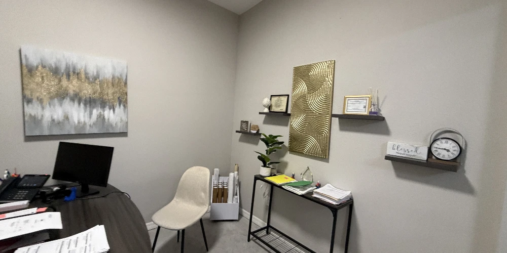 Downtown Kissimmee Commercial Opportunity with Parking
