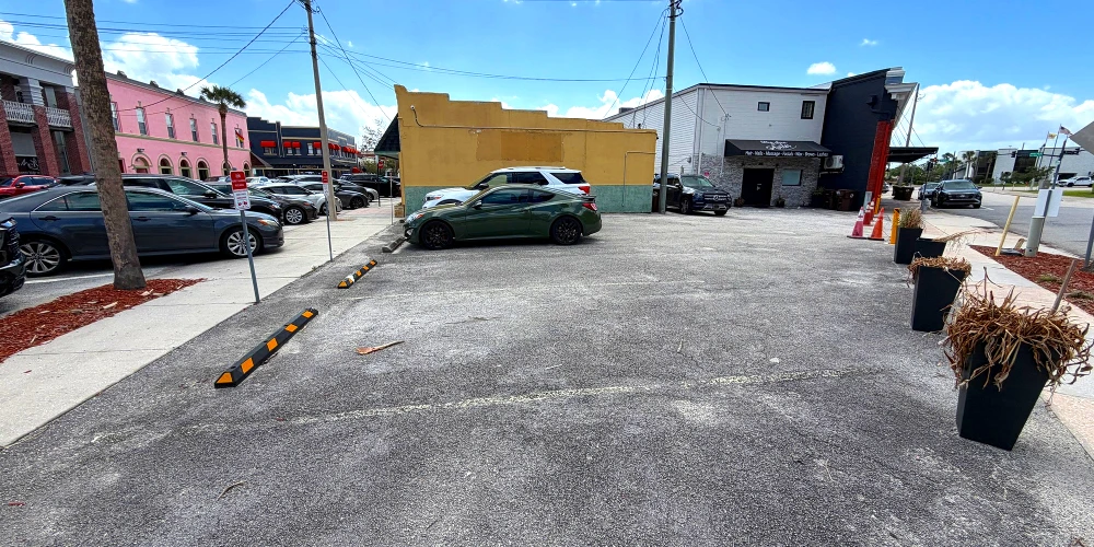 Downtown Kissimmee Commercial Opportunity with Parking