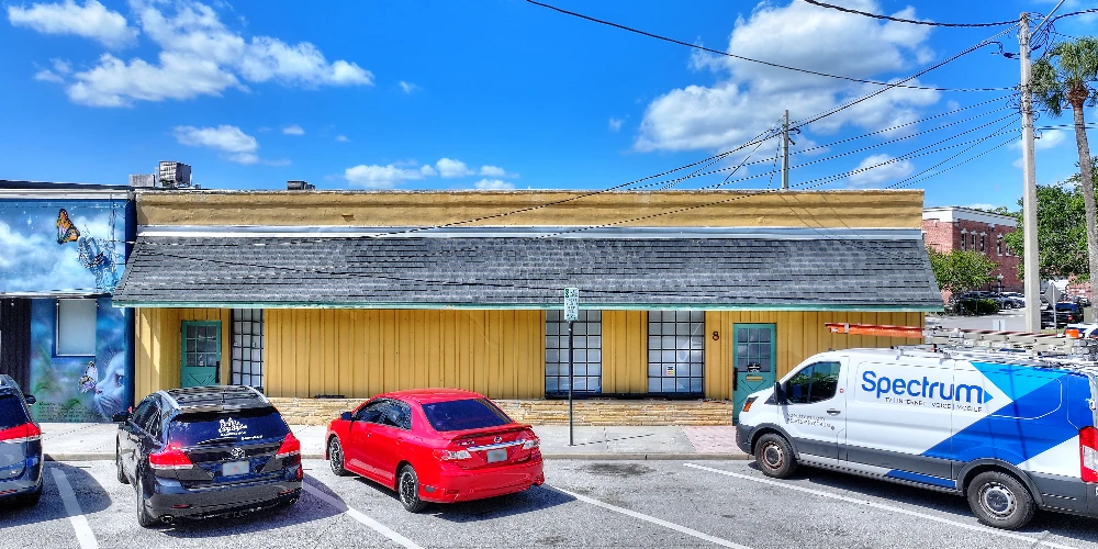 Downtown Kissimmee Commercial Opportunity with Parking