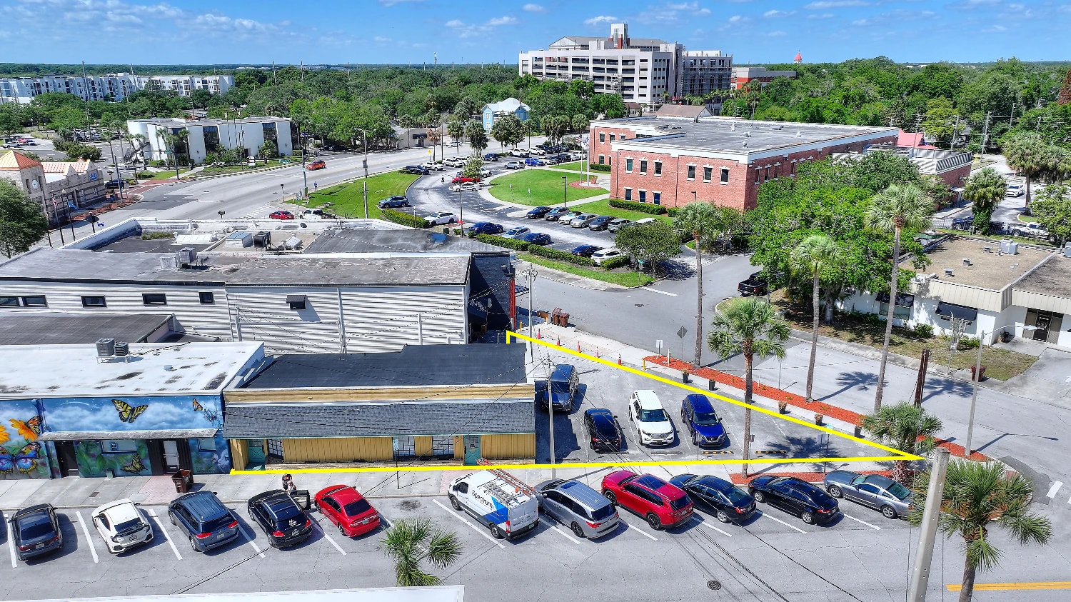 Downtown Kissimmee Commercial Opportunity with Parking