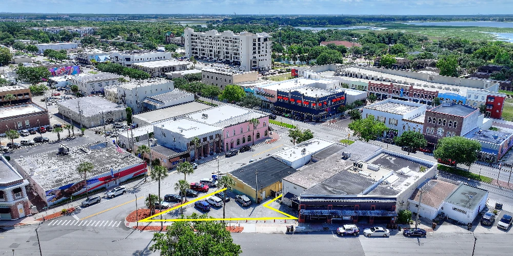 Downtown Kissimmee Commercial Opportunity with Parking